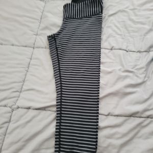Lululemon stripped crop leggings